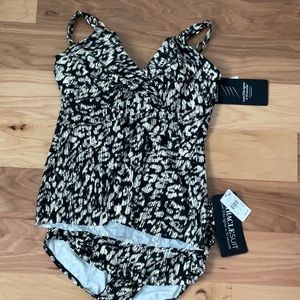 NWT Miracle suit tankini